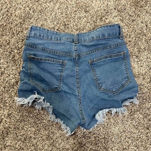 Jean Shorts - Picture 3 of 4
